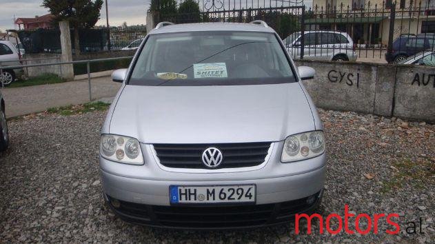 2004' Volkswagen Touran photo #1