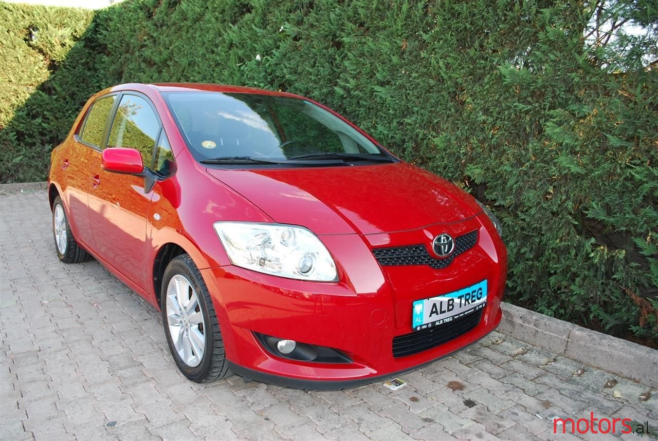 2007' Toyota Auris photo #2