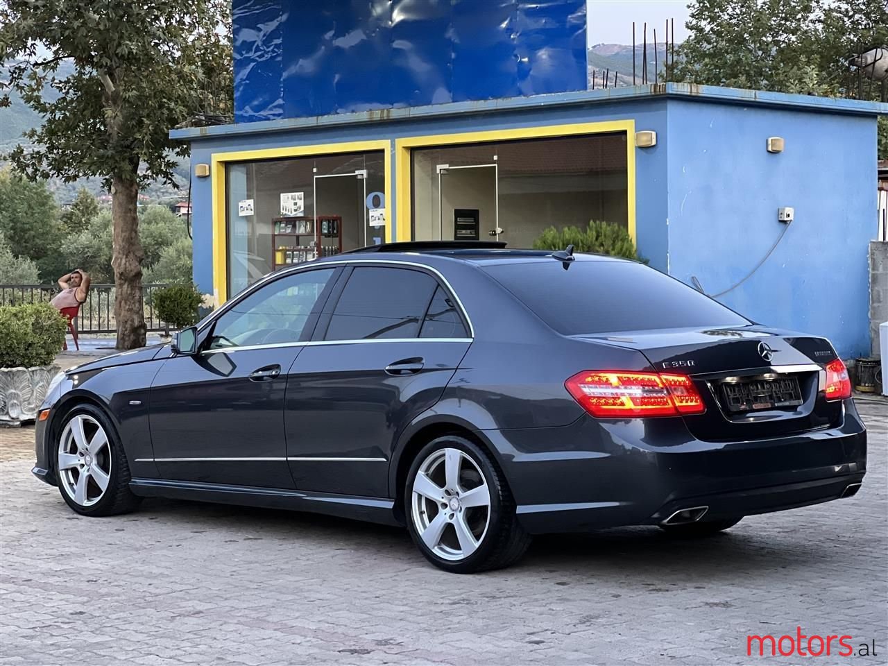 2012' Mercedes-Benz E 350 photo #4