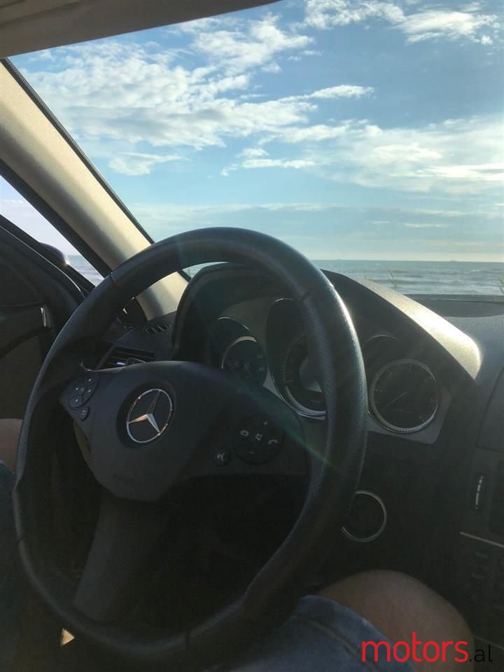 2010' Mercedes-Benz C 250 photo #3