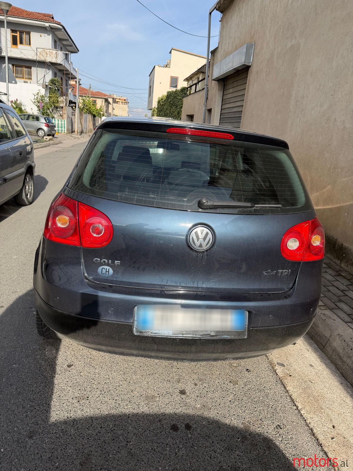 2005' Volkswagen Golf photo #1