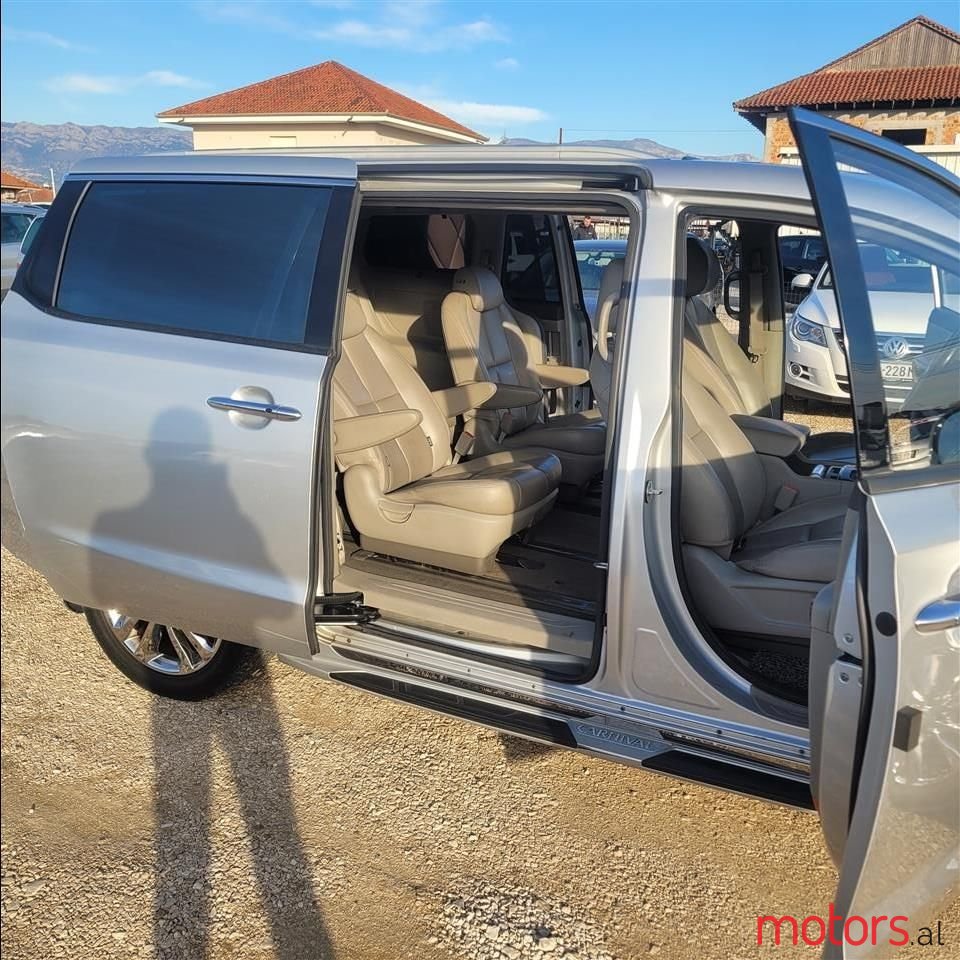 2014' Kia Carnival photo #2