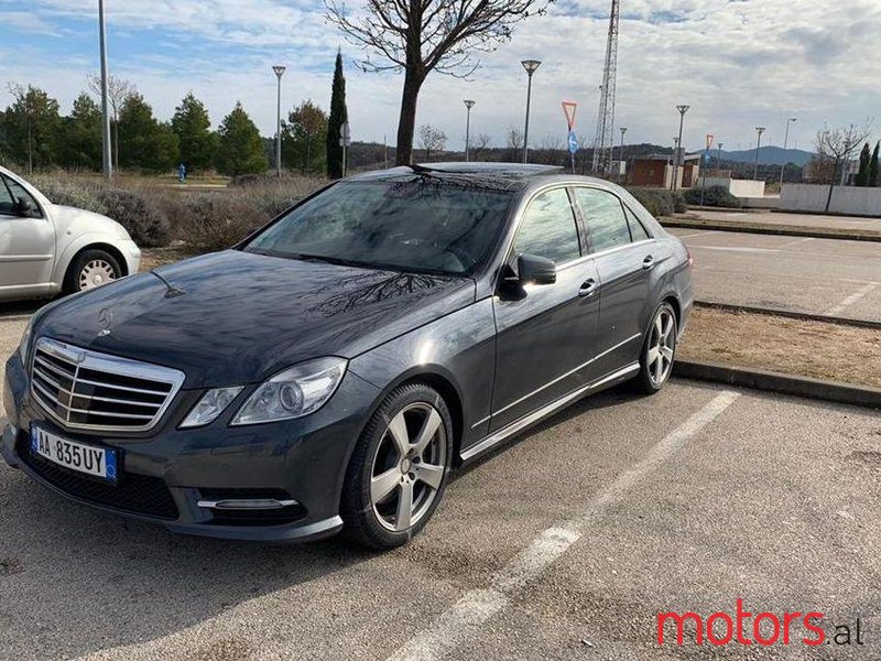 2012' Mercedes-Benz E 350 photo #1