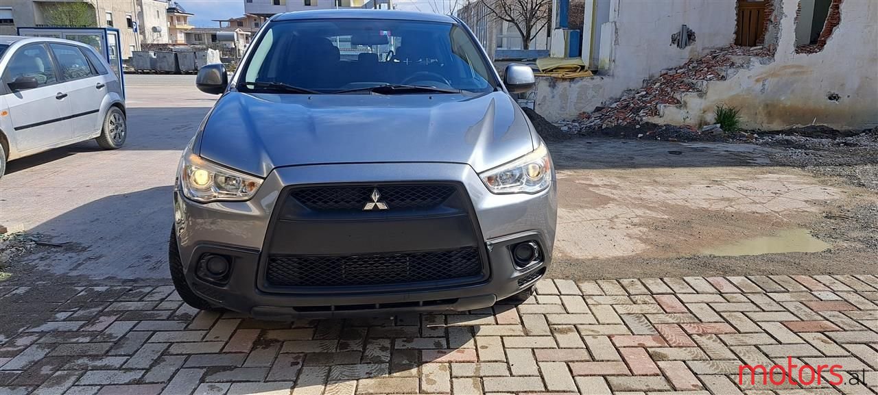 2012' Mitsubishi ASX photo #1