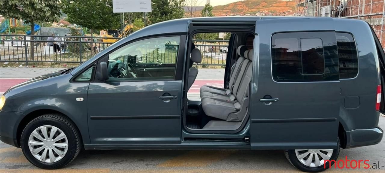 2010' Volkswagen Caddy photo #2