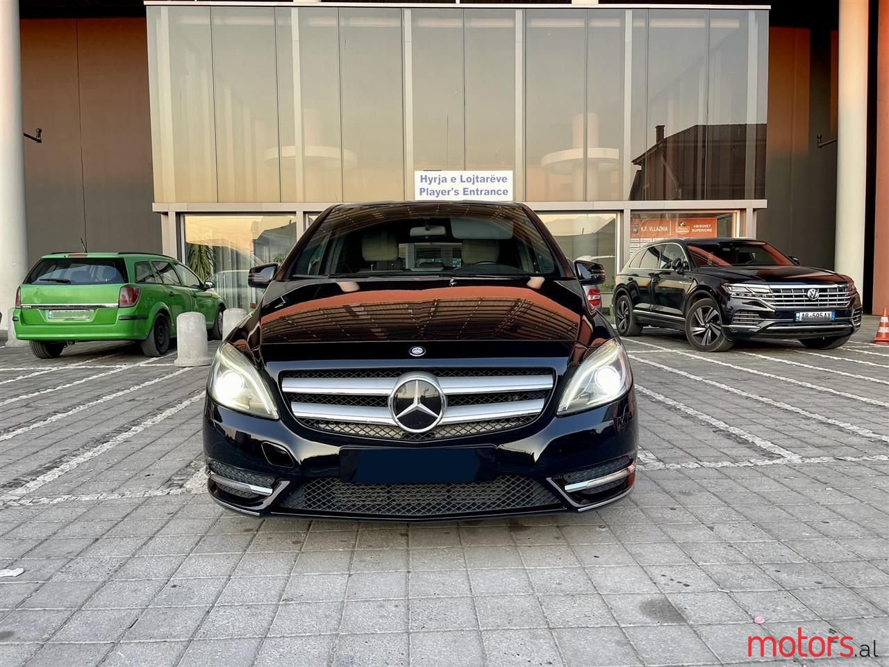 2014' Mercedes-Benz B 180 photo #1