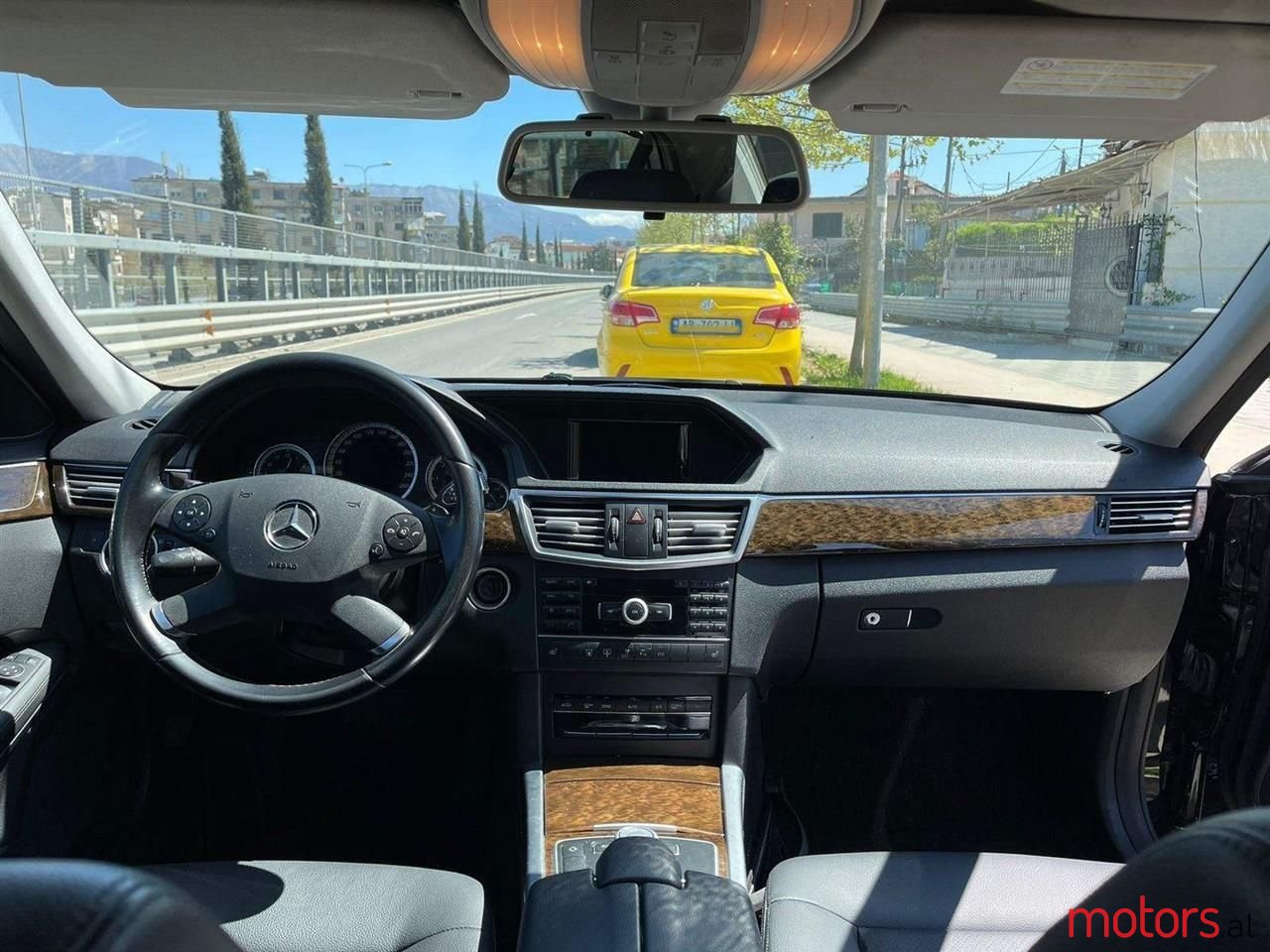 2012' Mercedes-Benz E 250 photo #4