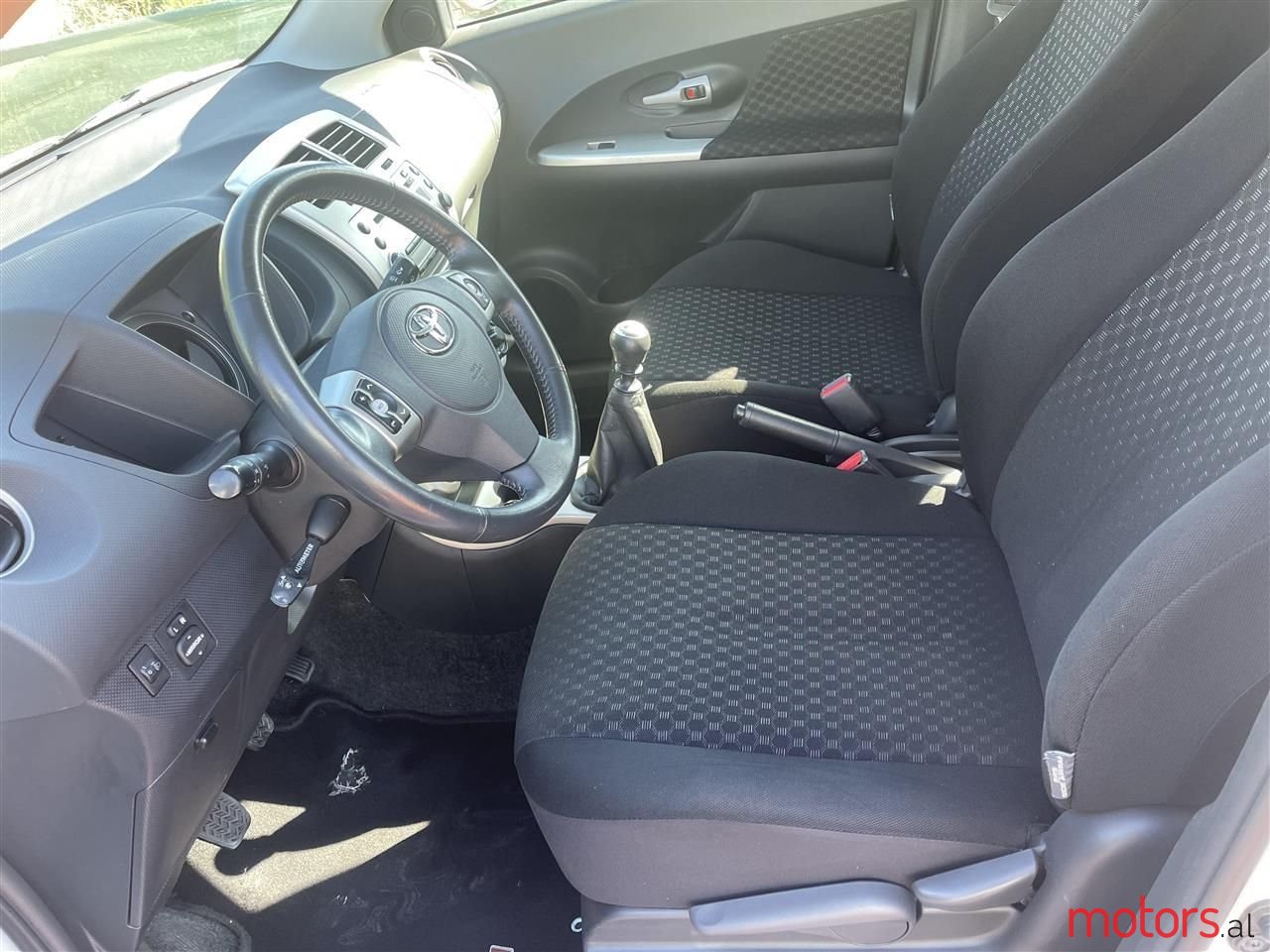 2009' Toyota Urban Cruiser photo #5