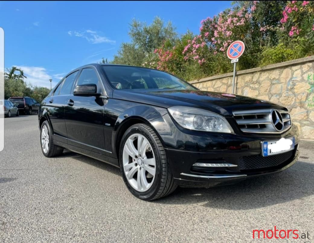 2009' Mercedes-Benz C 220 photo #3