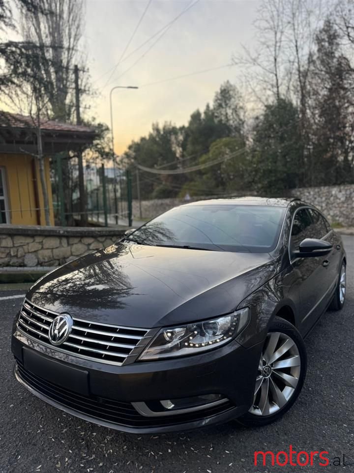 2013' Volkswagen Passat photo #3