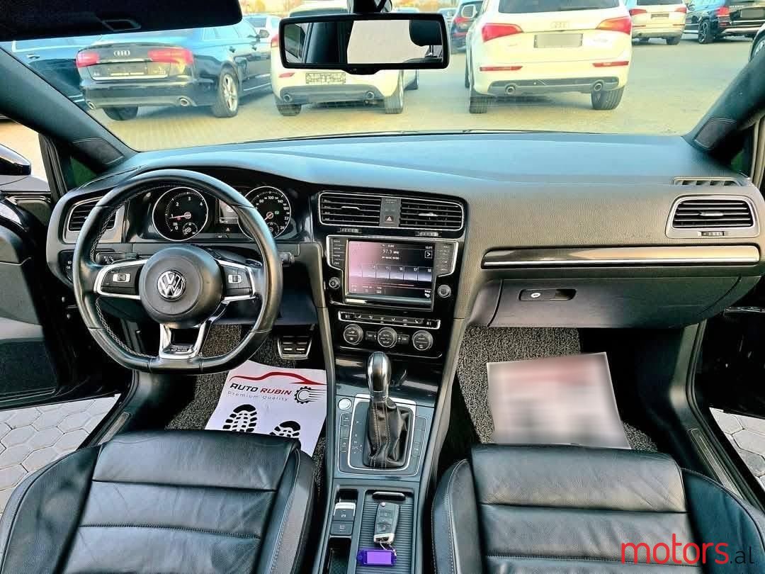 2015' Volkswagen Golf photo #2