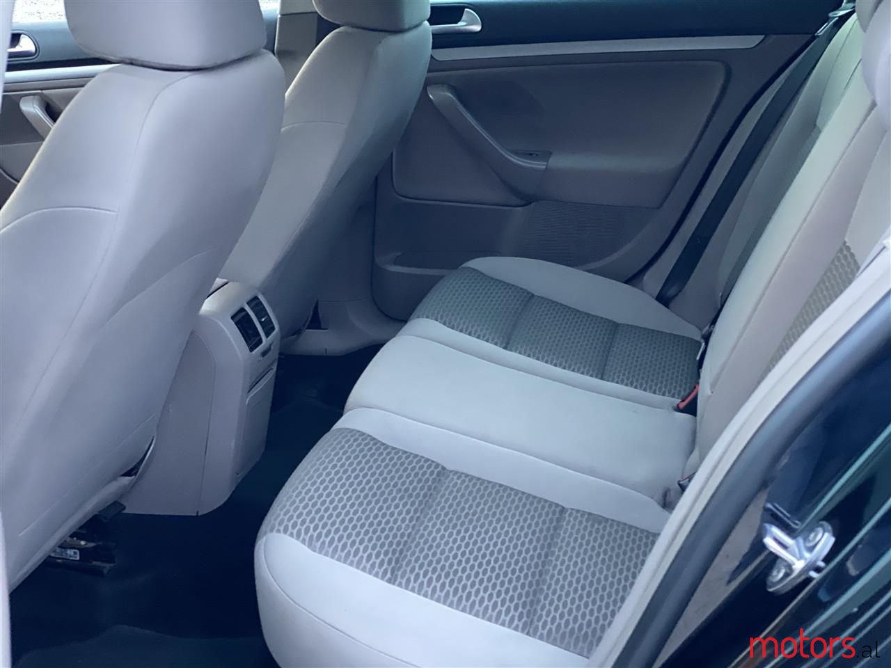 2012' Volkswagen Golf photo #2