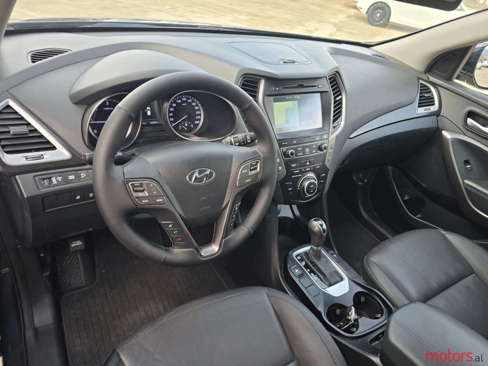 2015' Hyundai Santa Fe photo #6