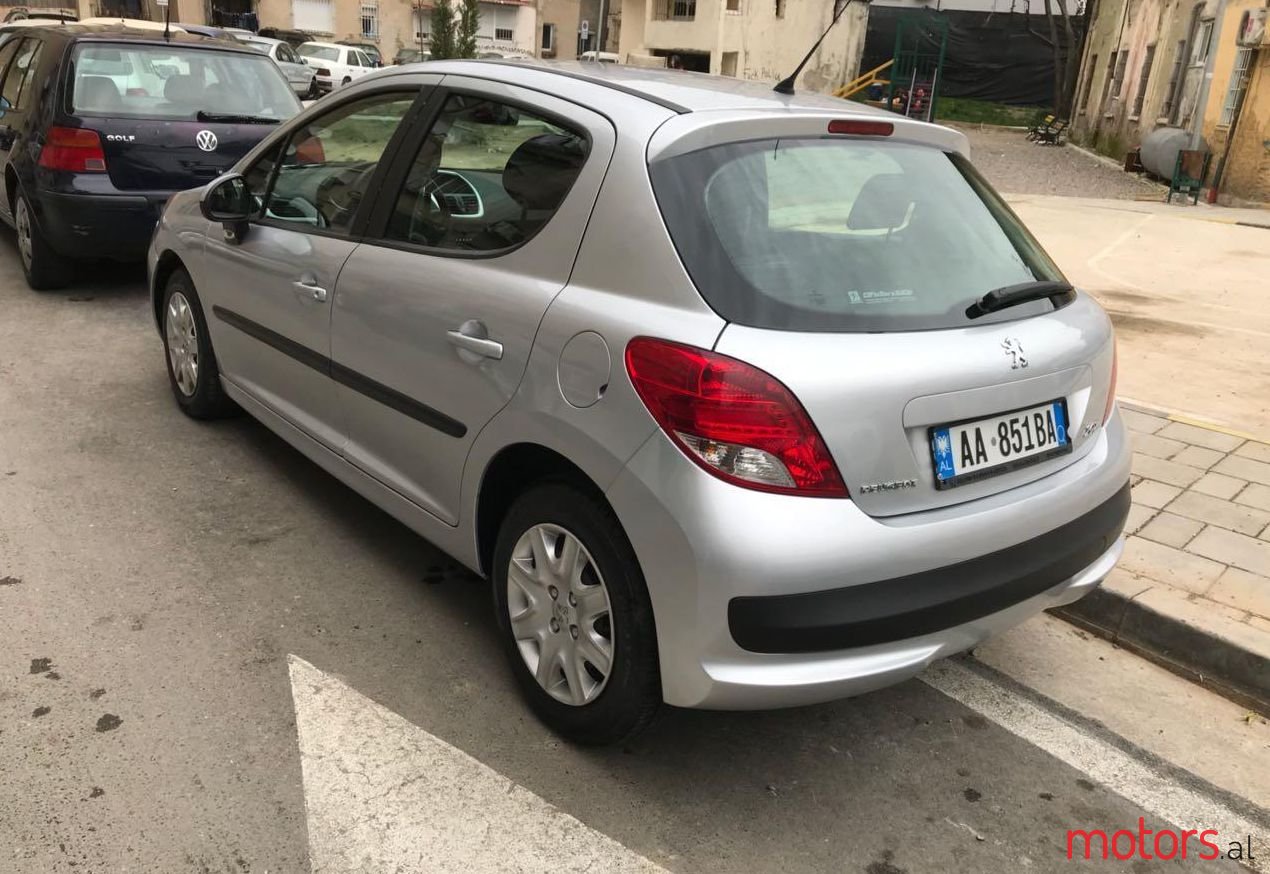 2011' Peugeot 207 photo #1