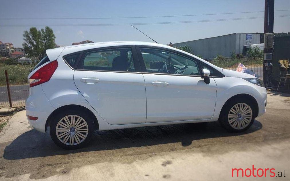 2010' Ford Fiesta photo #1