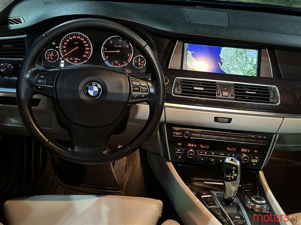 2010' BMW 535 photo #6