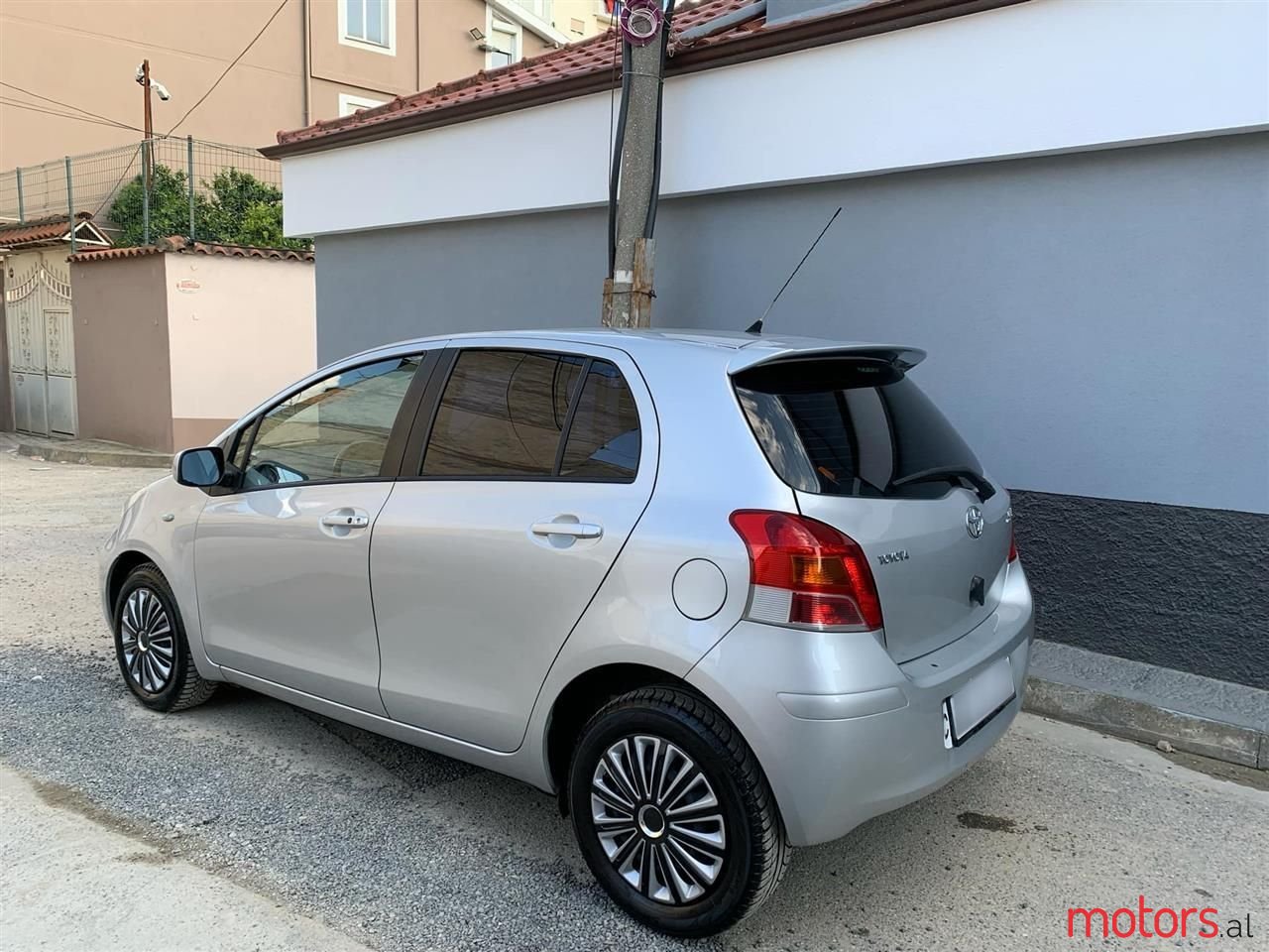 2009' Toyota Yaris photo #2