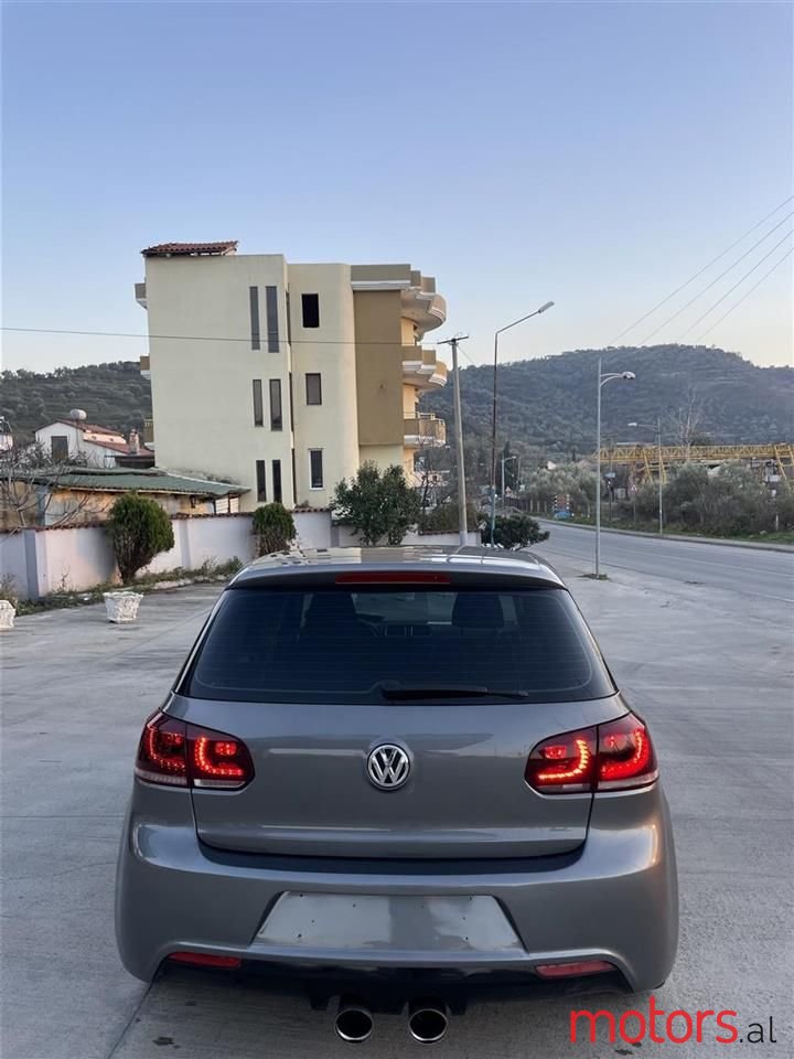 2011' Volkswagen Golf photo #3