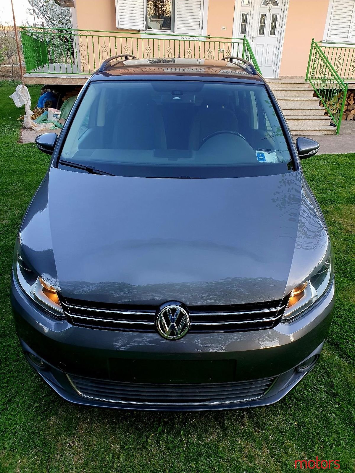 2010' Volkswagen Touran photo #3