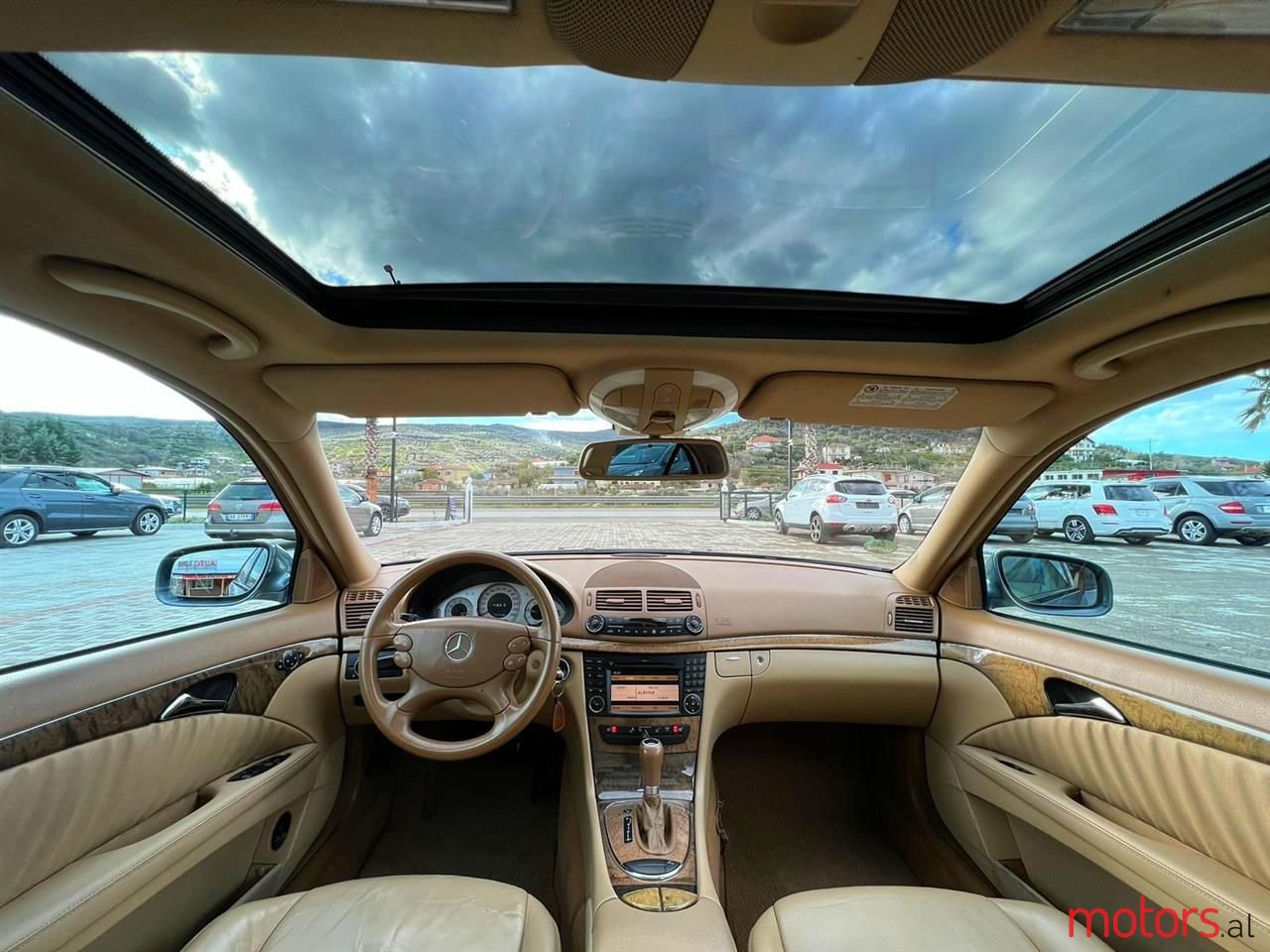 2008' Mercedes-Benz E 300 photo #6