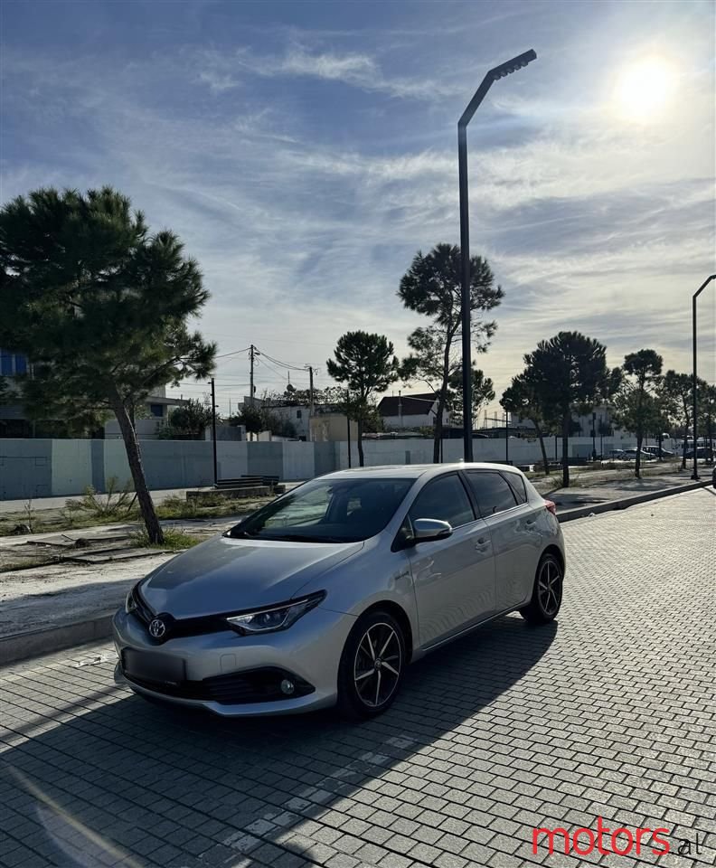 2018' Toyota Auris photo #3