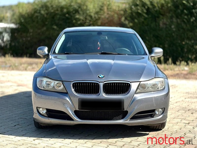 2010' BMW 320 photo #1
