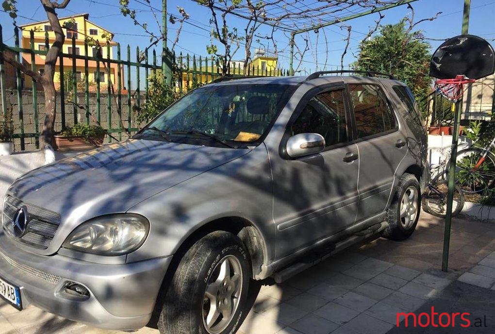 2002' Mercedes-Benz 270 photo #1