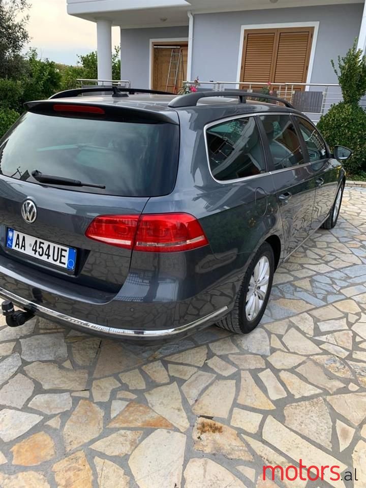 2013' Volkswagen Passat photo #5