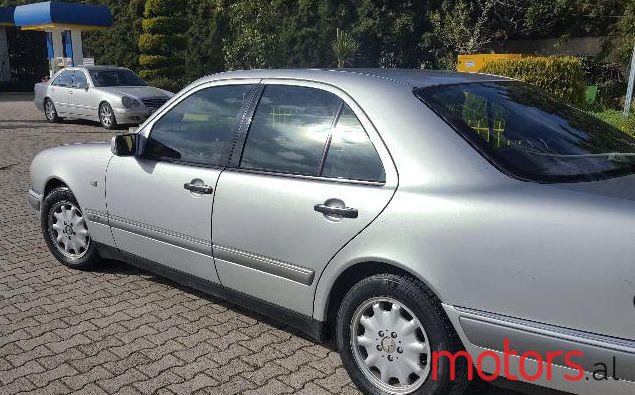 1998' Mercedes-Benz E-Class photo #2