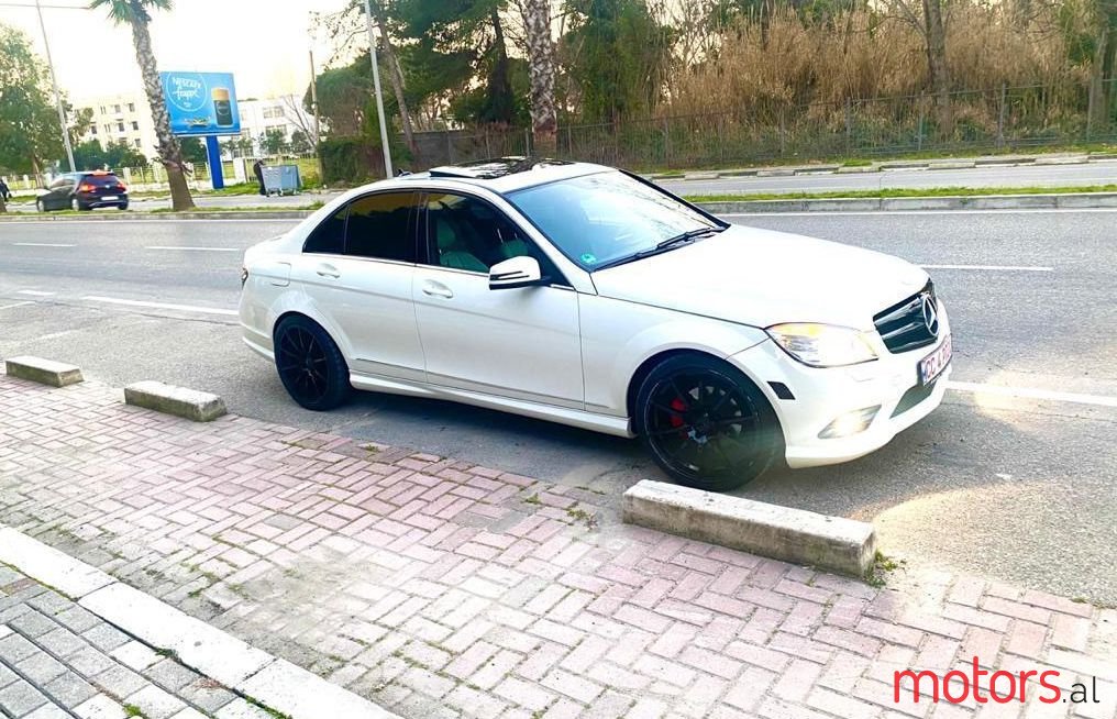 2009' Mercedes-Benz C 300 photo #1
