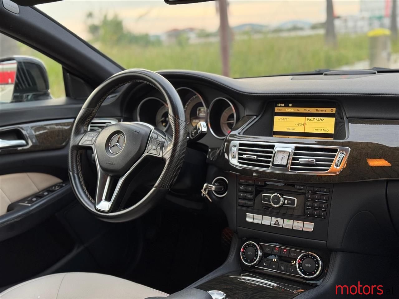 2013' Mercedes-Benz CLS 250 photo #3