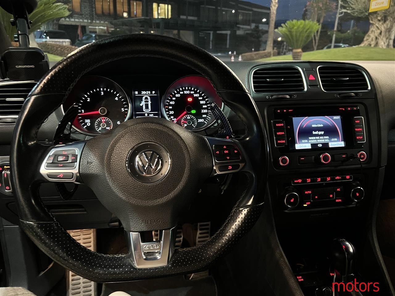 2010' Volkswagen Golf photo #5