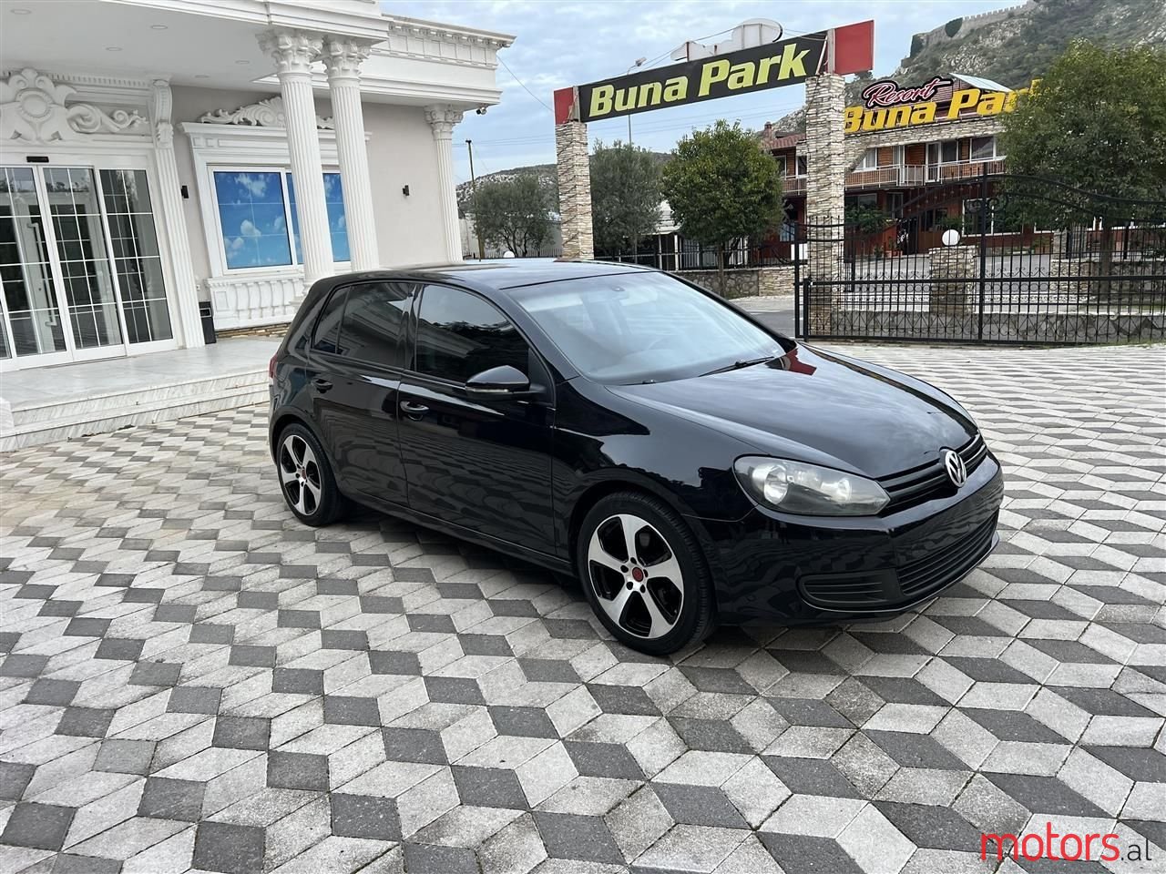 2013' Volkswagen Golf photo #5