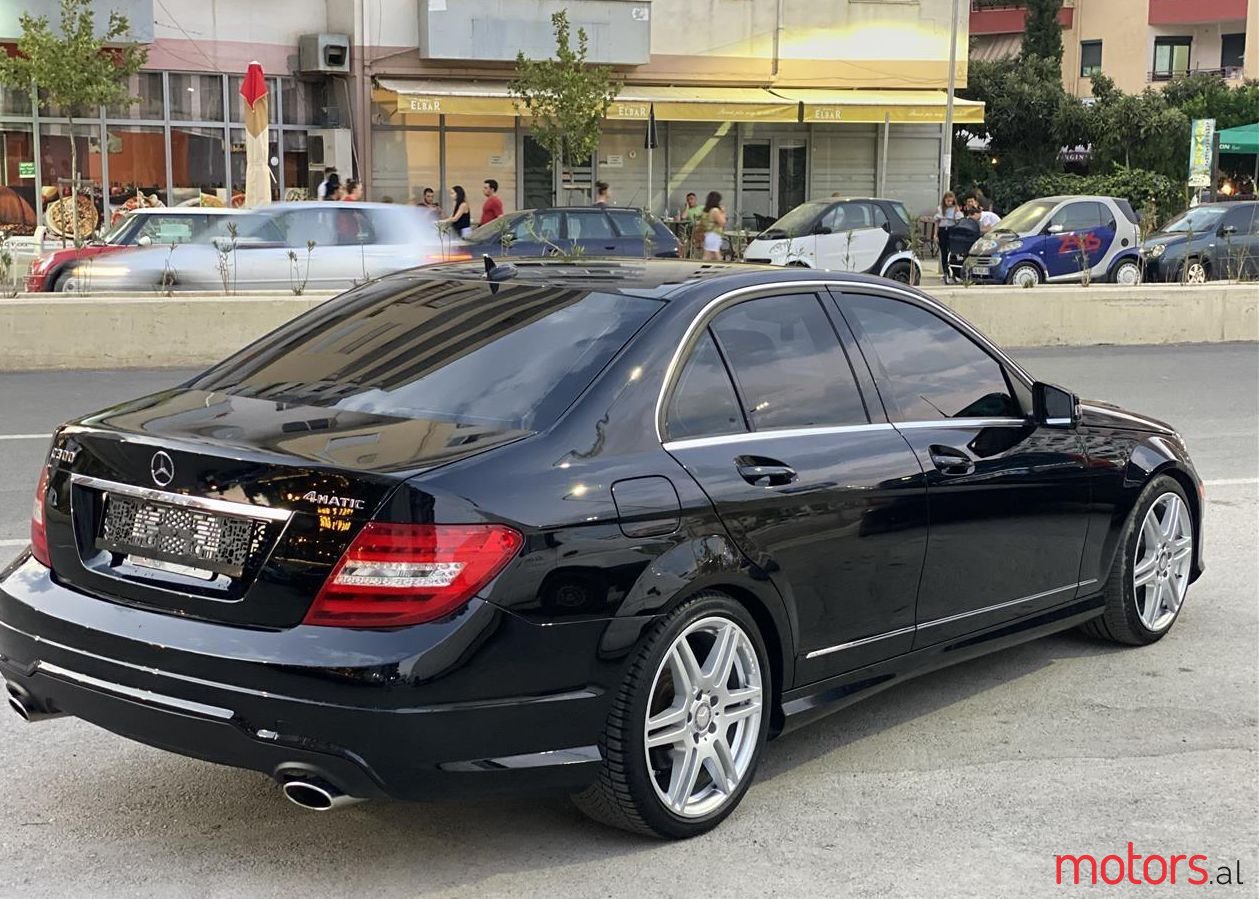 2012' Mercedes-Benz C 300 photo #1