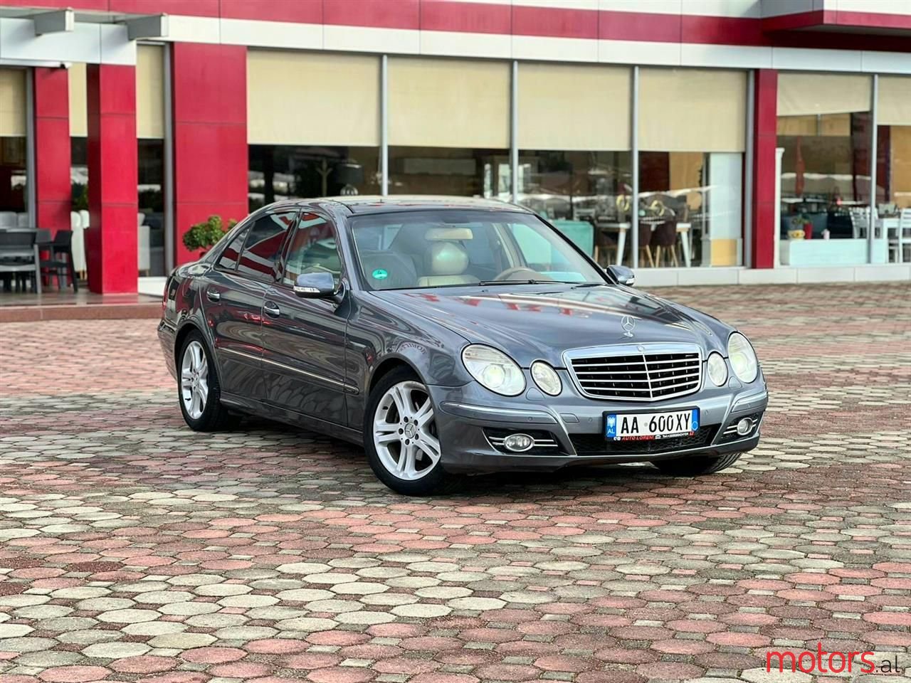 2008' Mercedes-Benz E 300 photo #2