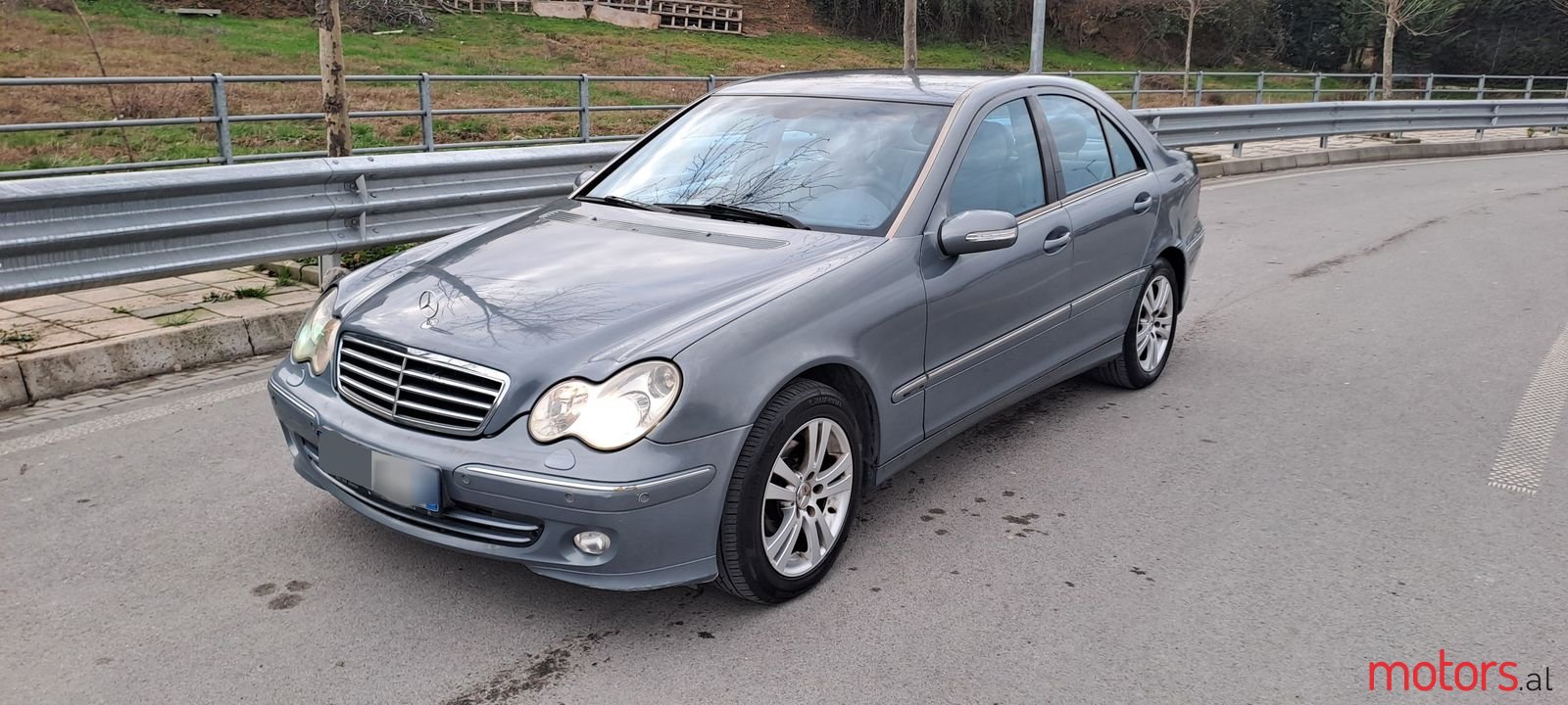 2005' Mercedes-Benz C 220 photo #2