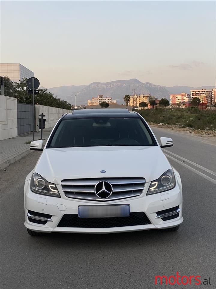 2013' Mercedes-Benz C 220 photo #3
