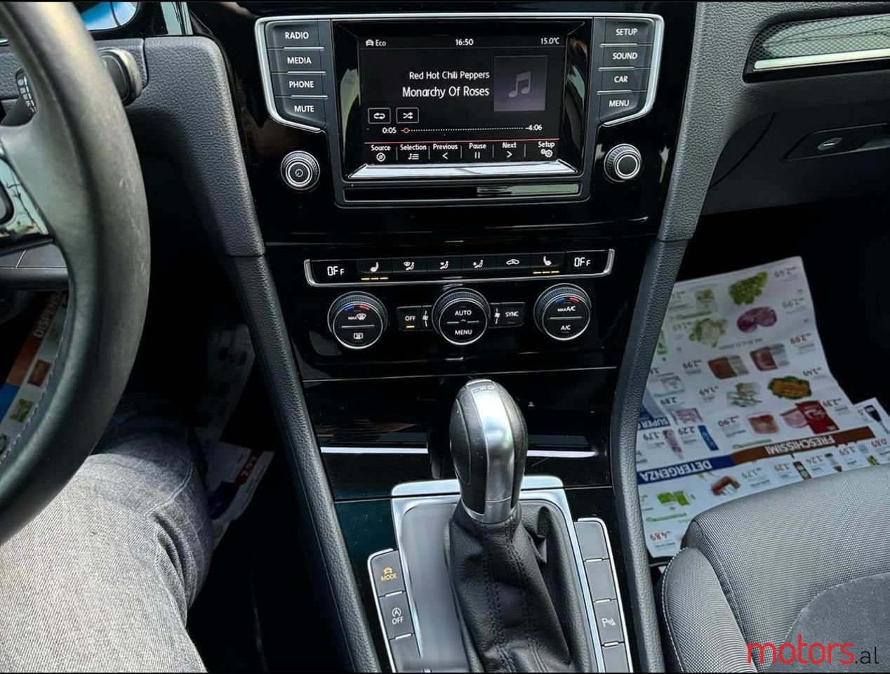 2015' Volkswagen Golf photo #2