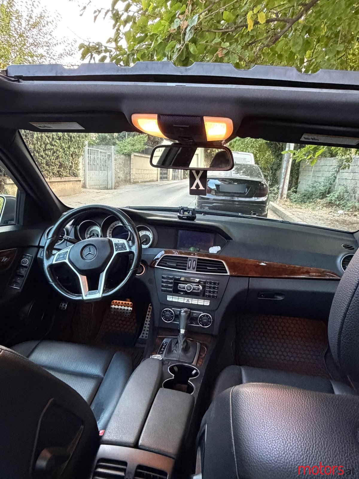 2012' Mercedes-Benz C 300 photo #4