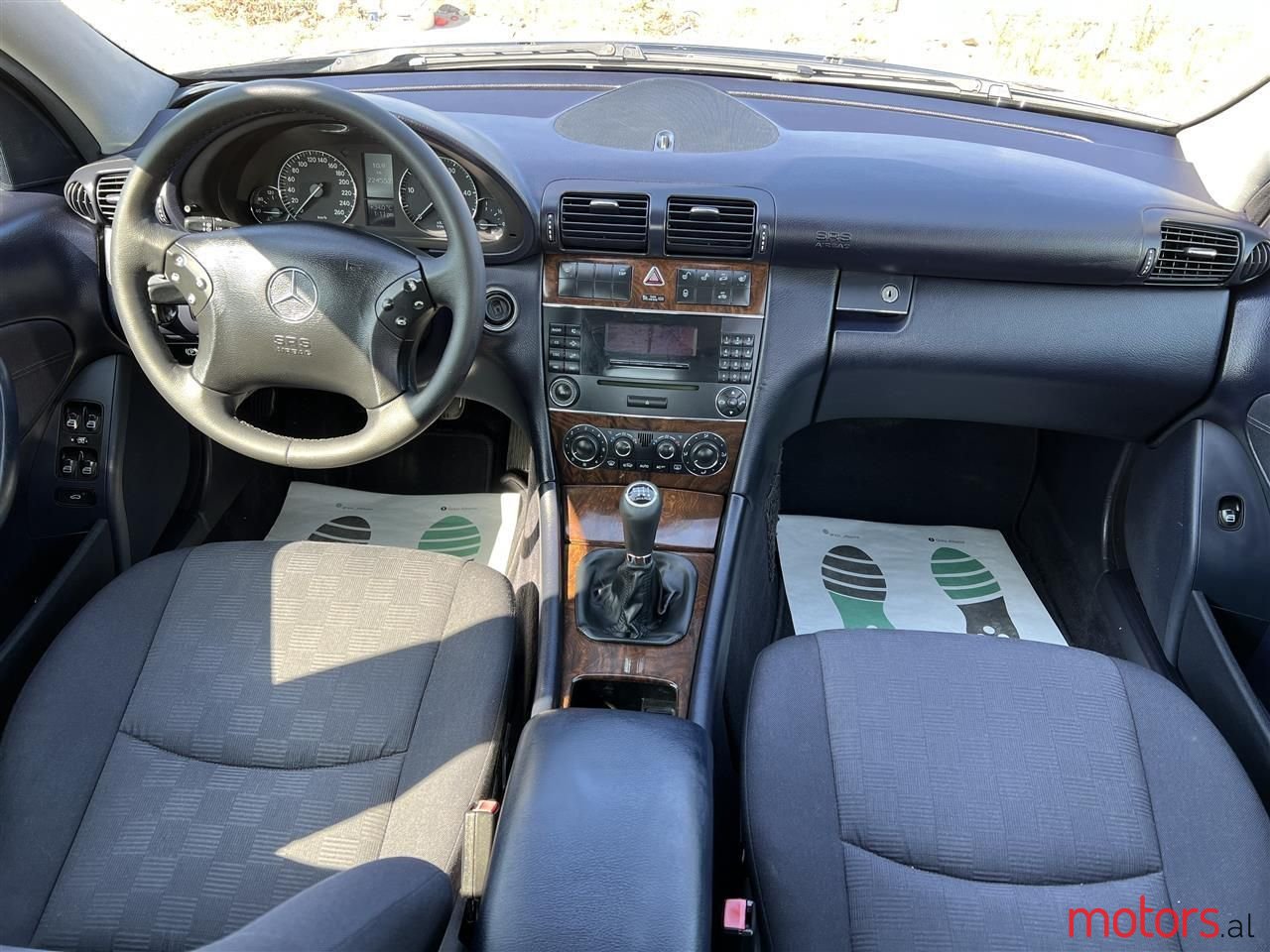 2004' Mercedes-Benz C 200 photo #3