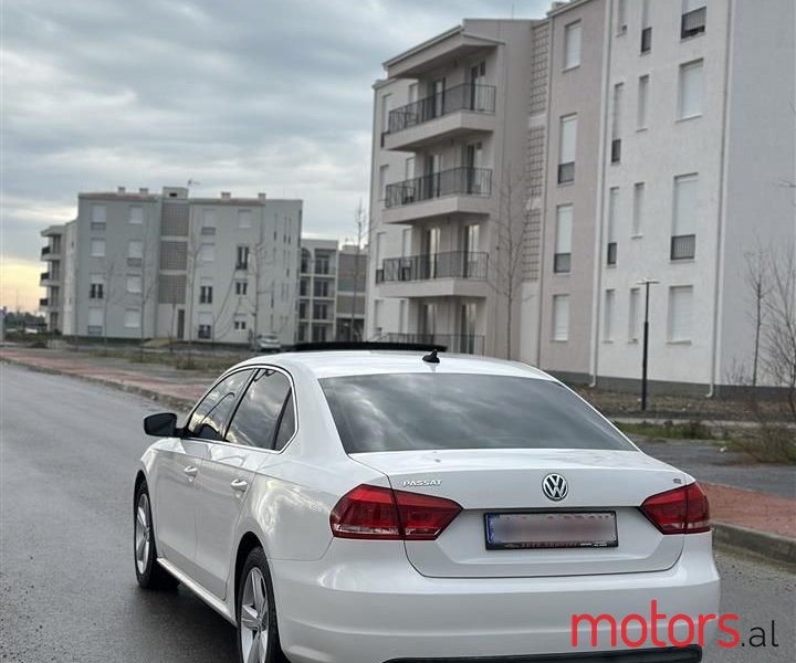 2013' Volkswagen Passat photo #6