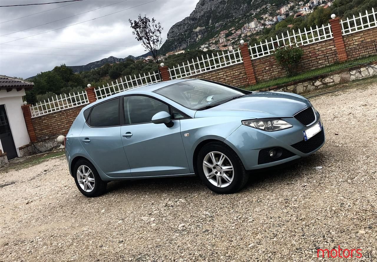 2010' SEAT Ibiza photo #1