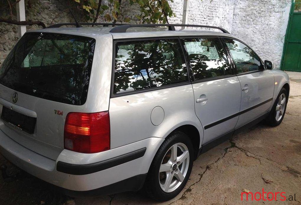 2000' Volkswagen Passat photo #2