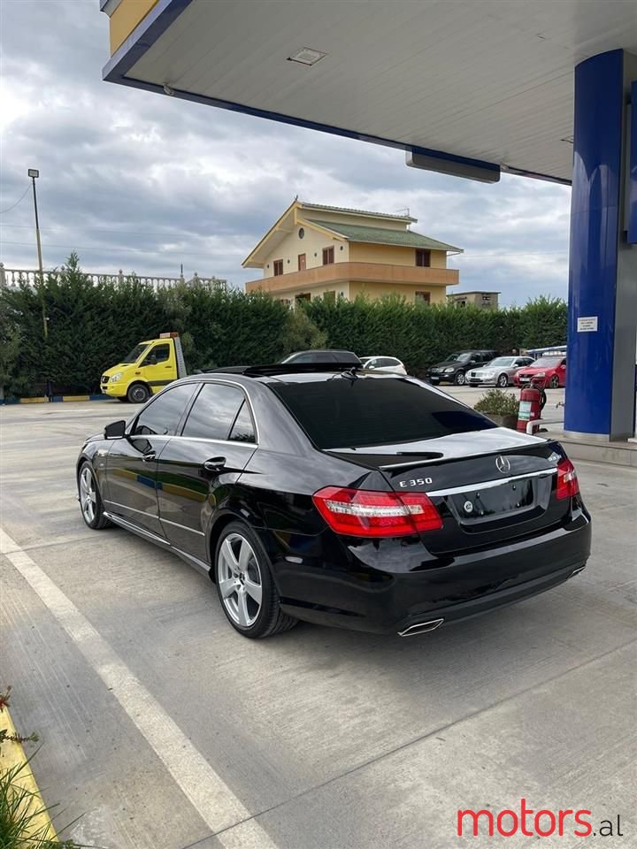 2011' Mercedes-Benz E 350 photo #4