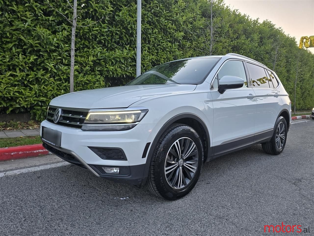 2018' Volkswagen Tiguan photo #1
