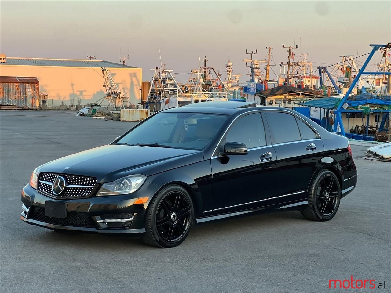 2012' Mercedes-Benz C 300 photo #2