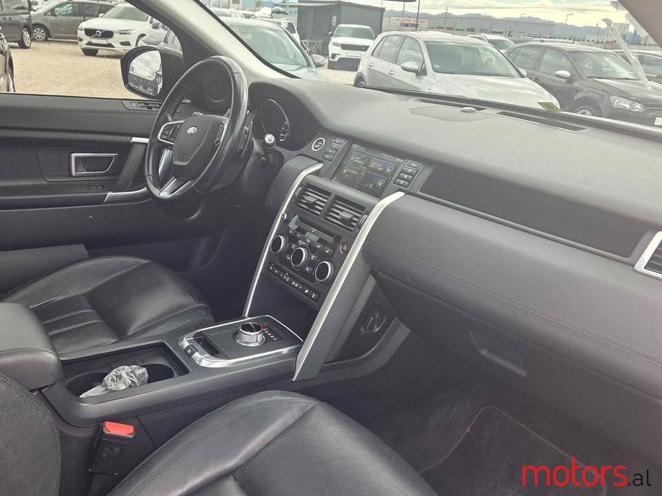 2016' Land Rover Discovery Sport photo #6