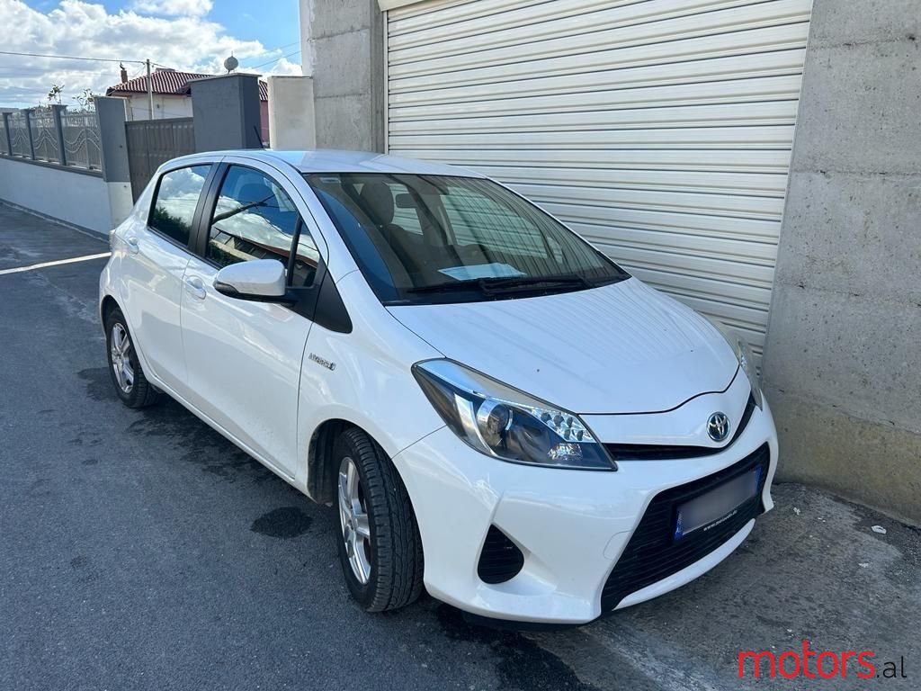 2013' Toyota Yaris photo #1