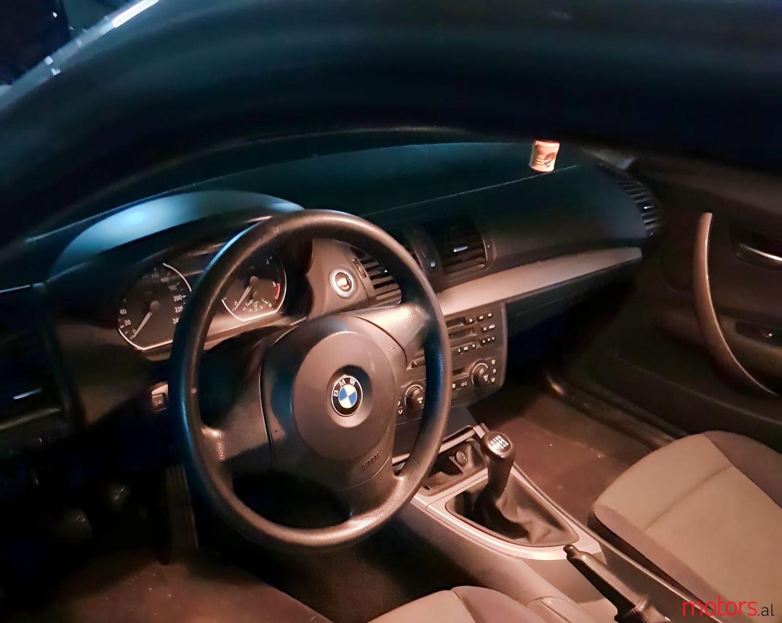 2006' BMW 1 Series 5 Door photo #4