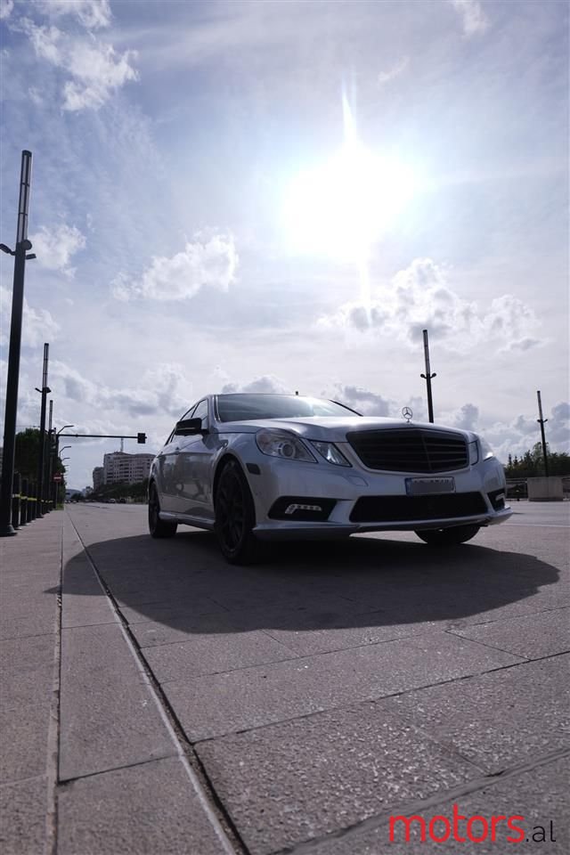 2011' Mercedes-Benz E 55 AMG photo #4